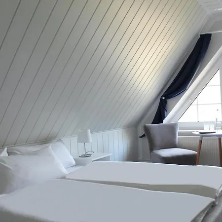 Hotel-pension Am Fuchsberg ゲストハウス 4*