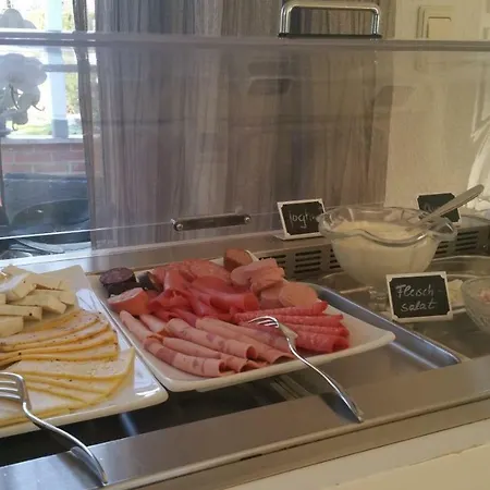 福克斯伯格膳食公寓酒店 3* 巴特多布兰